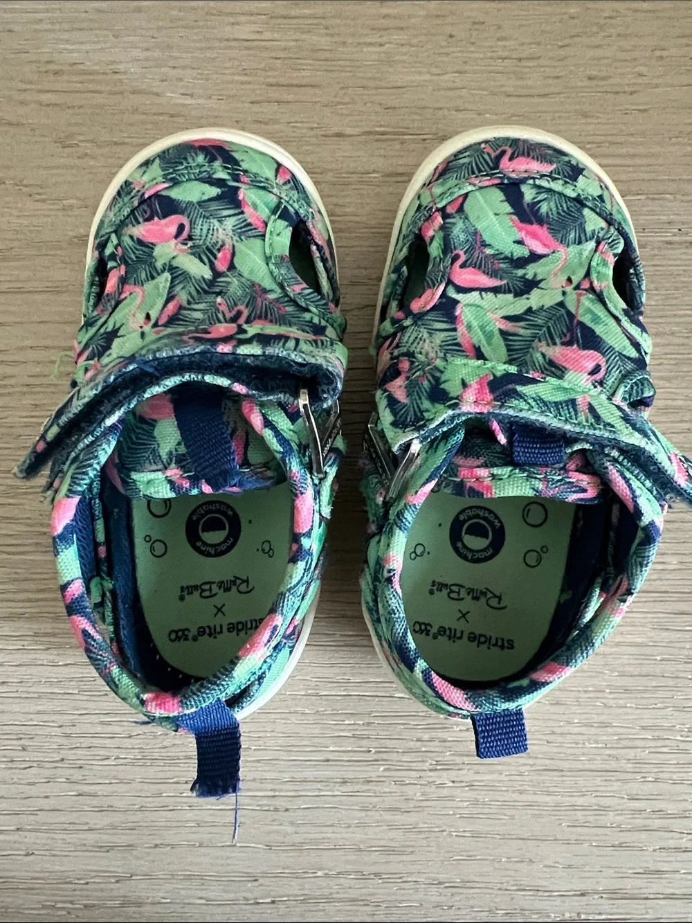 Stride Rite toddler 360 wave water sandals size 6 green with pink flamingos